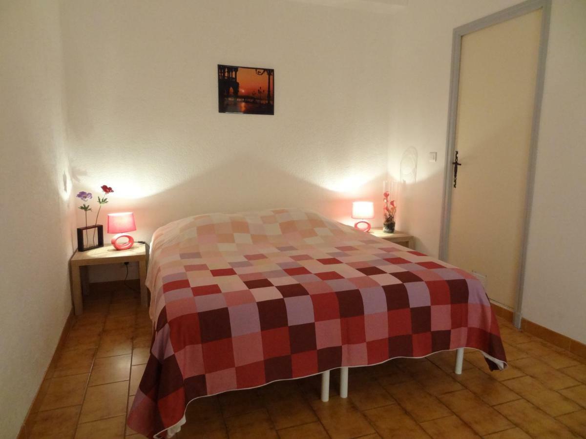 Le Moulin Des Ocres Villa Apt Eksteriør billede